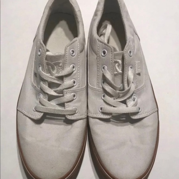 DC Shoes - DC Women’s Denim White Shoes Size 9.5 • Used •